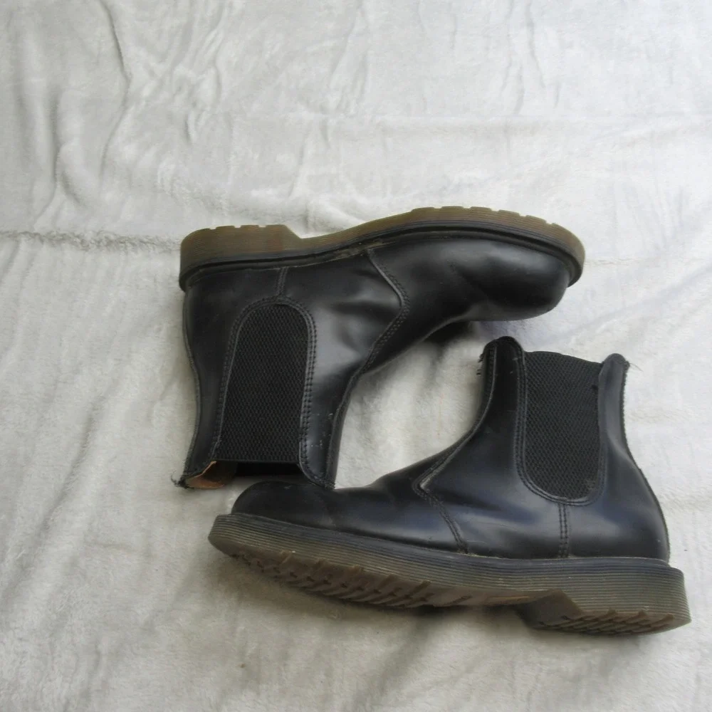 Dr Martens Mens 7 Chelsea Boots‎ Black Leather Elastic Side Chunky Heel Combat